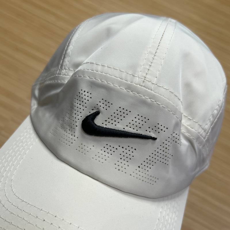 Boné Nike Bege