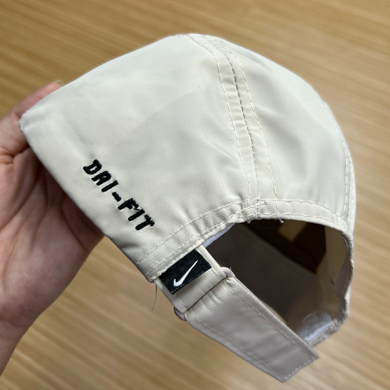 Boné Nike Bege