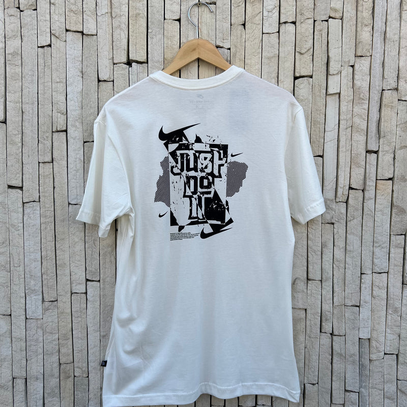 Camiseta 30.1 Premium Nike